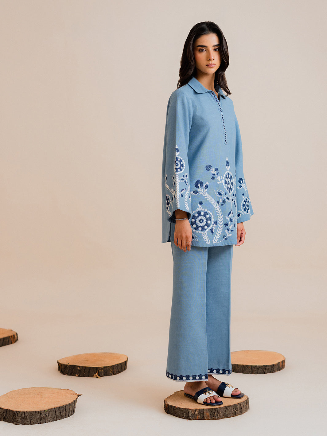 Kesra – 2Pc Embroidered Co-ords Khaddar Set