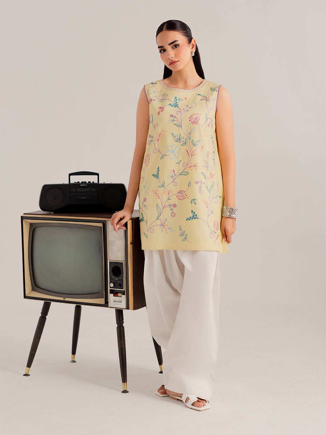 Vanessa – 2Pc Embroidered Cotton Set