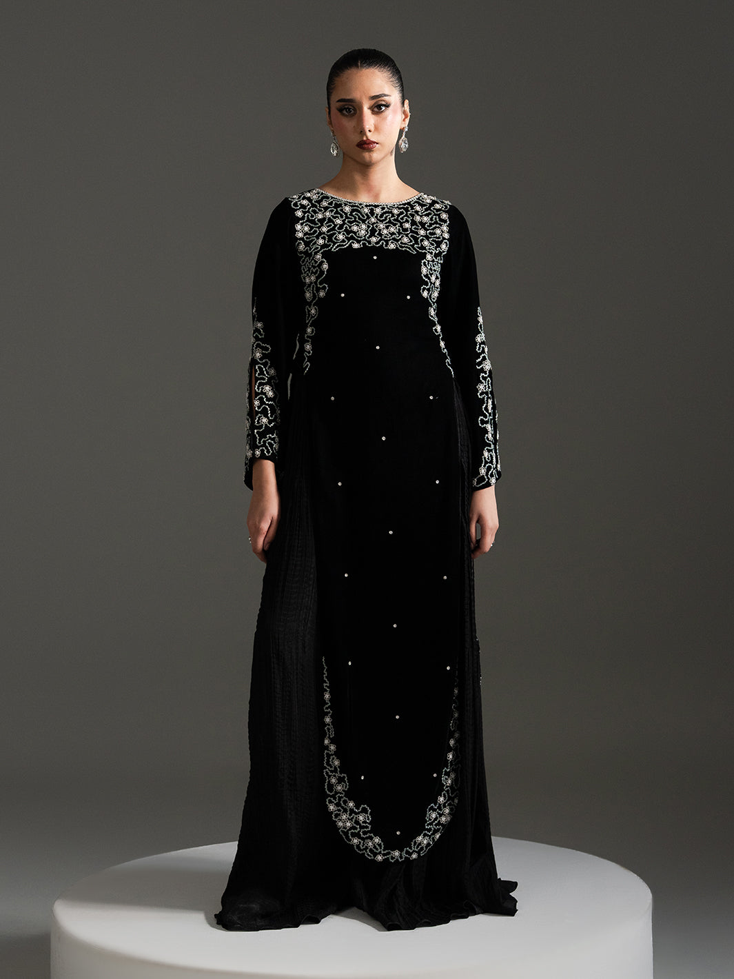 Mahveen – Black Regal Velvet Gown