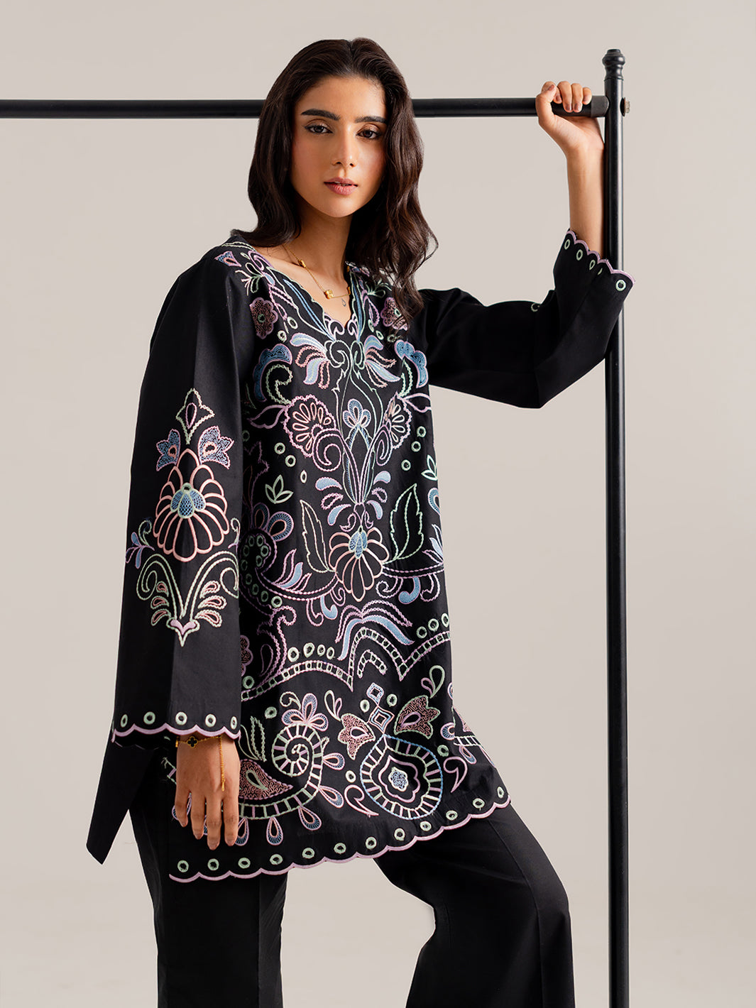 ZEPHIRE – 2Pc Embroidered Cotton Set