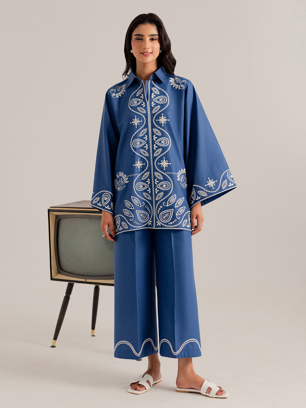 AUVIA – 2Pc Embroidered Co-ords Set