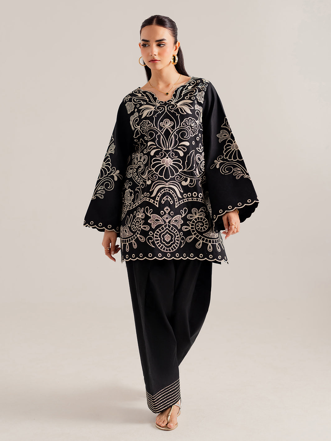 MAVELLE – 2Pc Embroidered Set