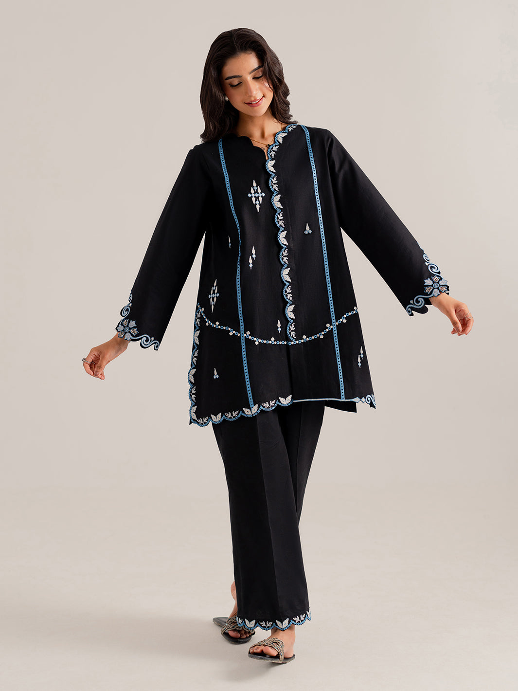 ELEXA – 2Pc Embroidered Set