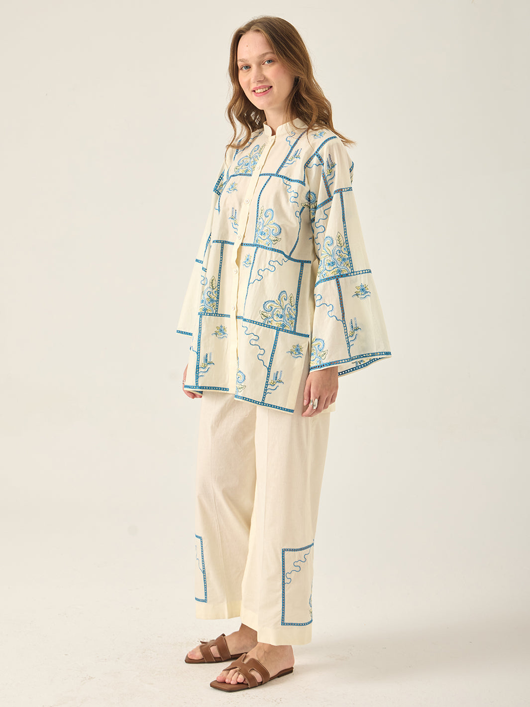 Auri – Embroidered 2Pc Co-ords Set