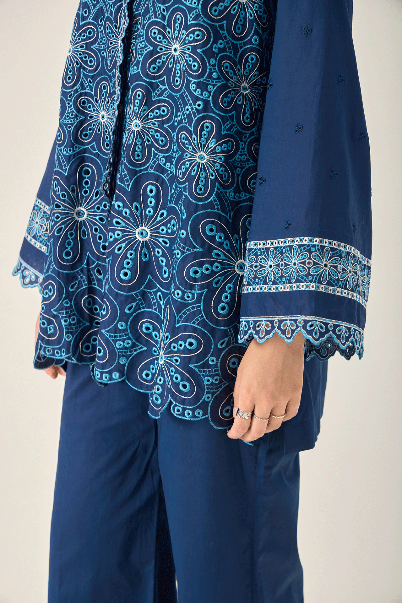 Civra – Embroidered 2Pc Co-ords Set